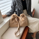 Women Large High Capacity Totes Soft FAUX Fur Bucket Bags High Quality Ladies Bag Elegant 2021 Winter Cute Tote Bag