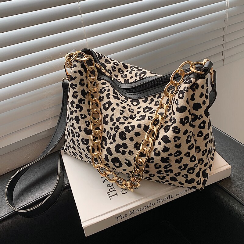 Christmas Gift [EAM] Handle Bag Female Wallet Retro PU Leather Lux Shoulder Bag New 2021 Fashion Shopper  Leopard Chain Clutch Autumn 18A5678