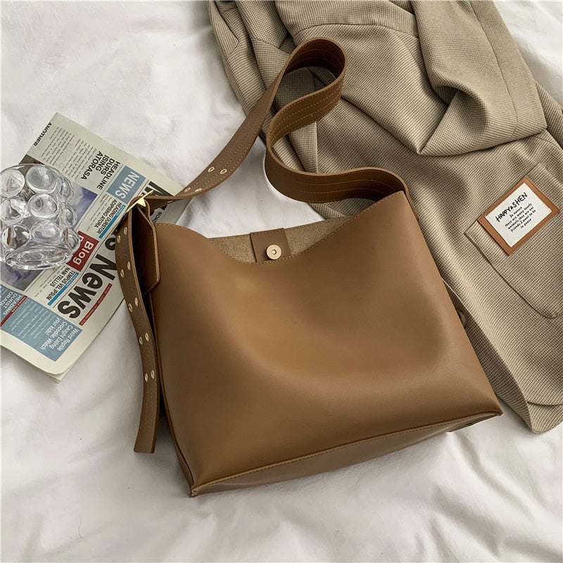Christmas Gift Composite Bag Leather Shoulder Bag For Women 2021 hit Branded Wide Belt Designer Handbags Women's Trend Solid Color Bucket Bag