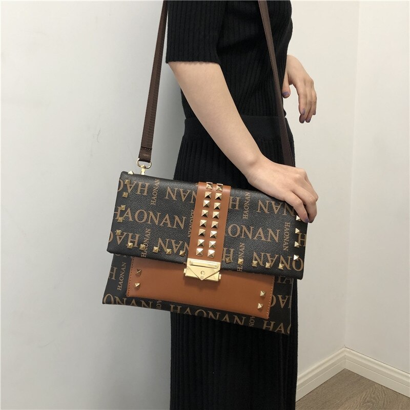 Vintage Rivet women Clutches PU Leather female Crossbody bags Luxury design Letters ladies Envelope Clutch purse men IPad Bags
