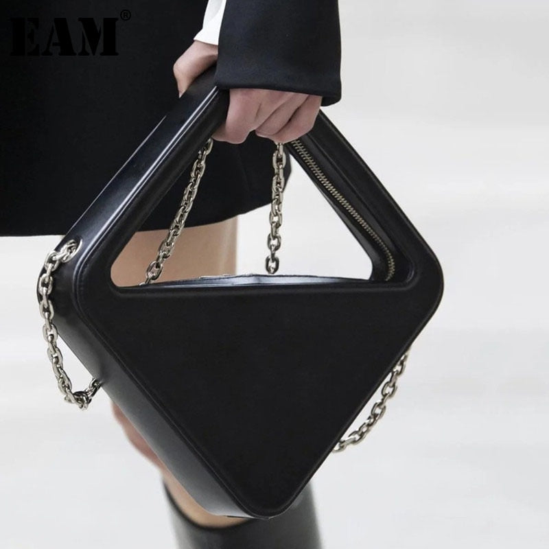 Christmas Gift [EAM] Women New Metal Chains Triangle Rhombus PU Leather Personality All-match Crossbody Shoulder Bag Fashion Tide 2021 18A2308