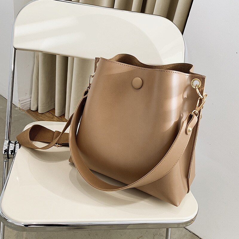 Casual wide strap buckets bag designer women shoulder bags luxury pu leather crossbody bag large capacity Handbags big totes