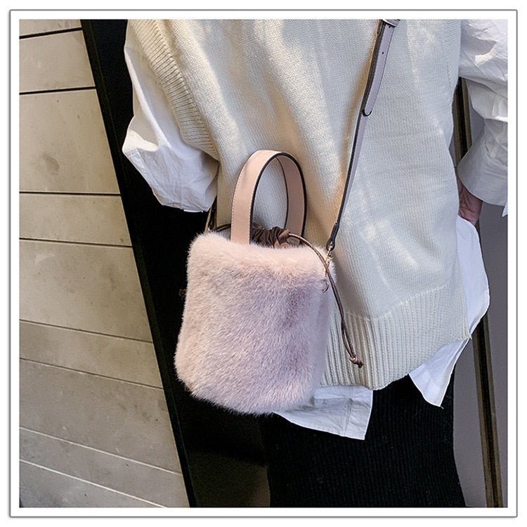 Bucket Bag Handbag Fashion Faux Fur Winter Bags Women Shoulder Crossbody Bag Ladies Plush Hand Bags Designers Bolsa Feminina Sac