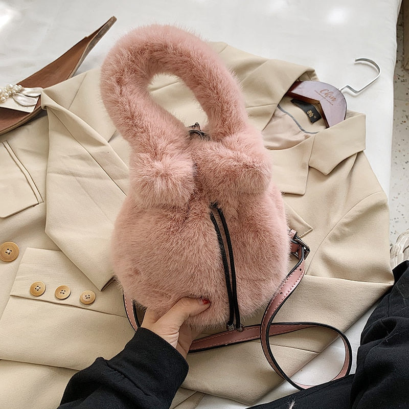 с доставкой Winter Small Soft Faux Fur Shoulder Crossbody Bags 2021 Women Brand Luxury Fashion Lady Chain Totes Handbags  Purses