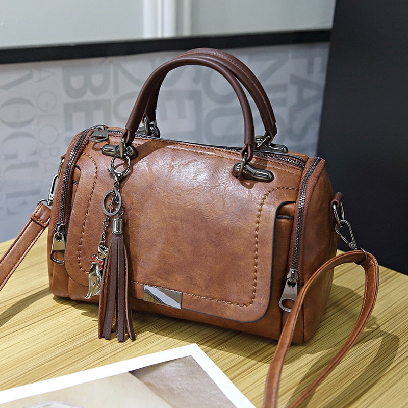 2023 New Arrival Fashion Woman Bag for Ladies Retro PU Leather Bag Female Tassel Zipper Crossbody Bags