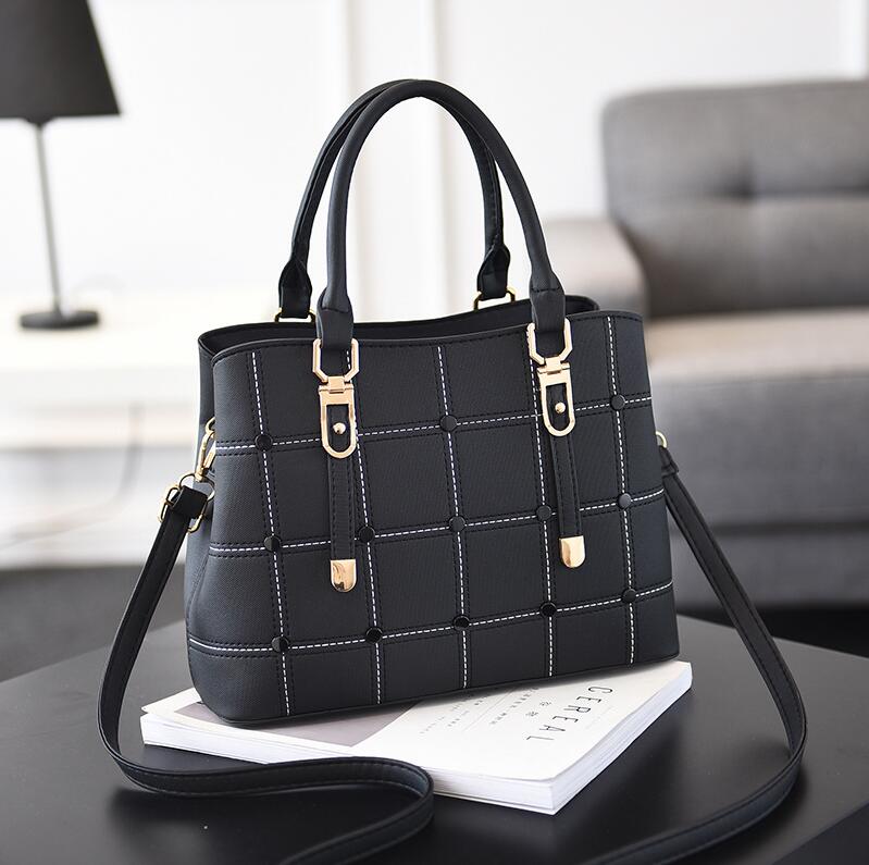 PU Leather Large Capacity Woman Handbag Grid Shoulder Bag Fashion Casual Luxury Designer Crossbody Bag Ladies Purse Bag Mama Bag